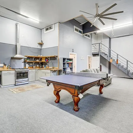Westport Home With Hot Tub 2 Blocks To Beach!